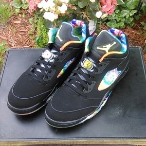 Jordan 4 retro low peace and love ....very rare